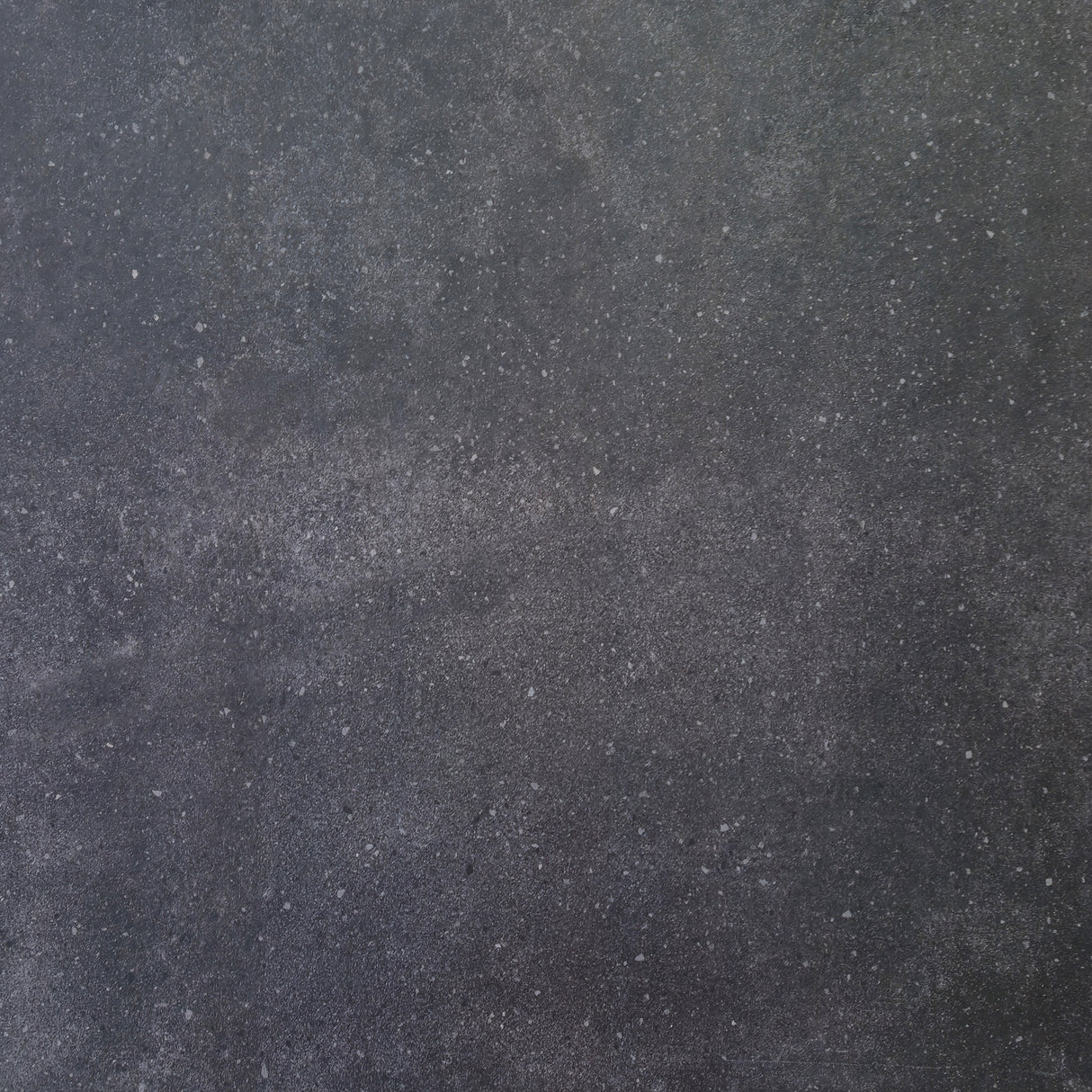CP05 BLACK MATT 600x600