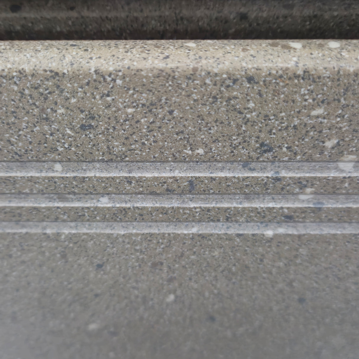 RIGHT WAY COFFEE R10 BULLNOSE 300x600