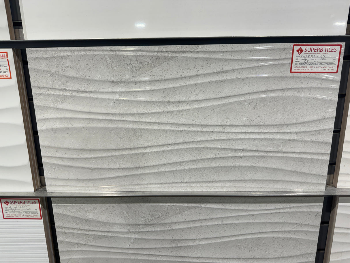 GREY WAVY FEATURE 300x600