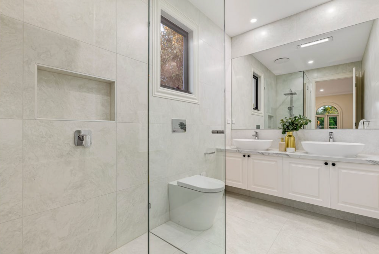 WHITE STONE SATIN 600x600