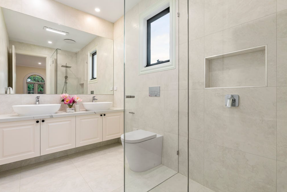 WHITE STONE SATIN 600x600