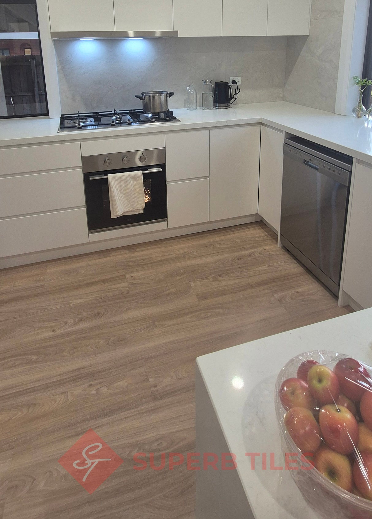 VANILLA OAK HYBRID - YF7004